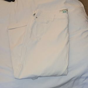 NWT Cropped White Deconstructed Boyfriend jeans